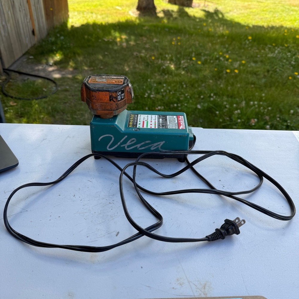 Makita DC1411 Ni-MH & Ni-Cd 7.2v 9.6v 12v 14.4v Battery Charger w/ Battery 1234